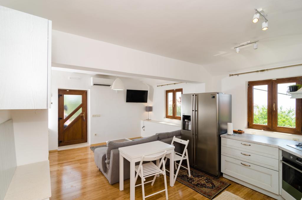 Grandma Summer House 3*