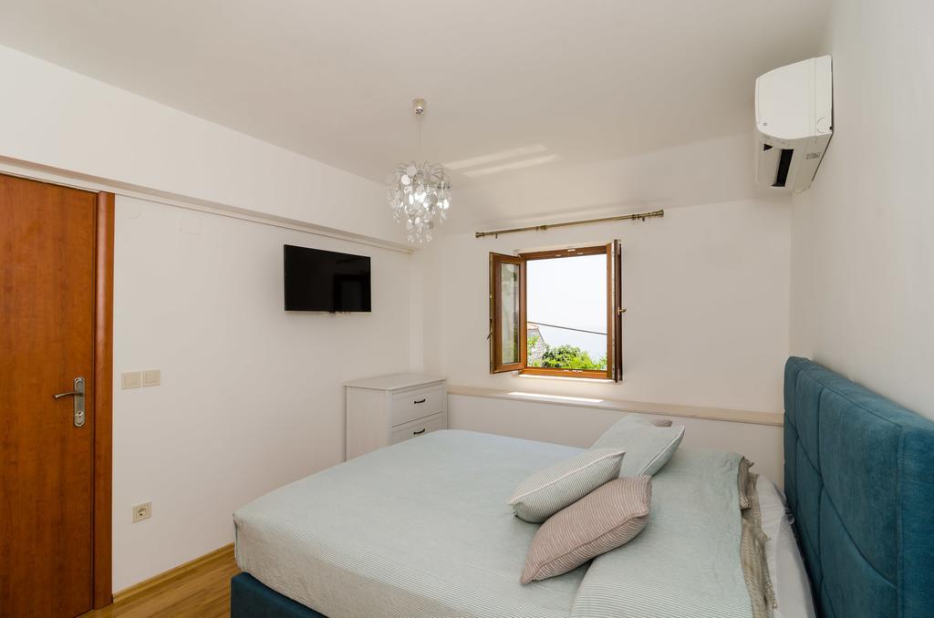 Grandma Summer House 3*
